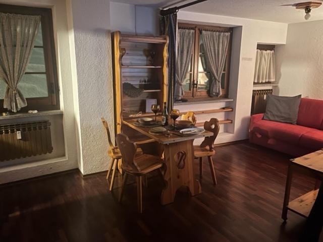 Perla Di Montagna Apartment Courmayeur Luaran gambar